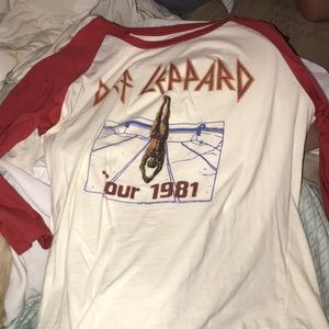 Def Leppard shirt